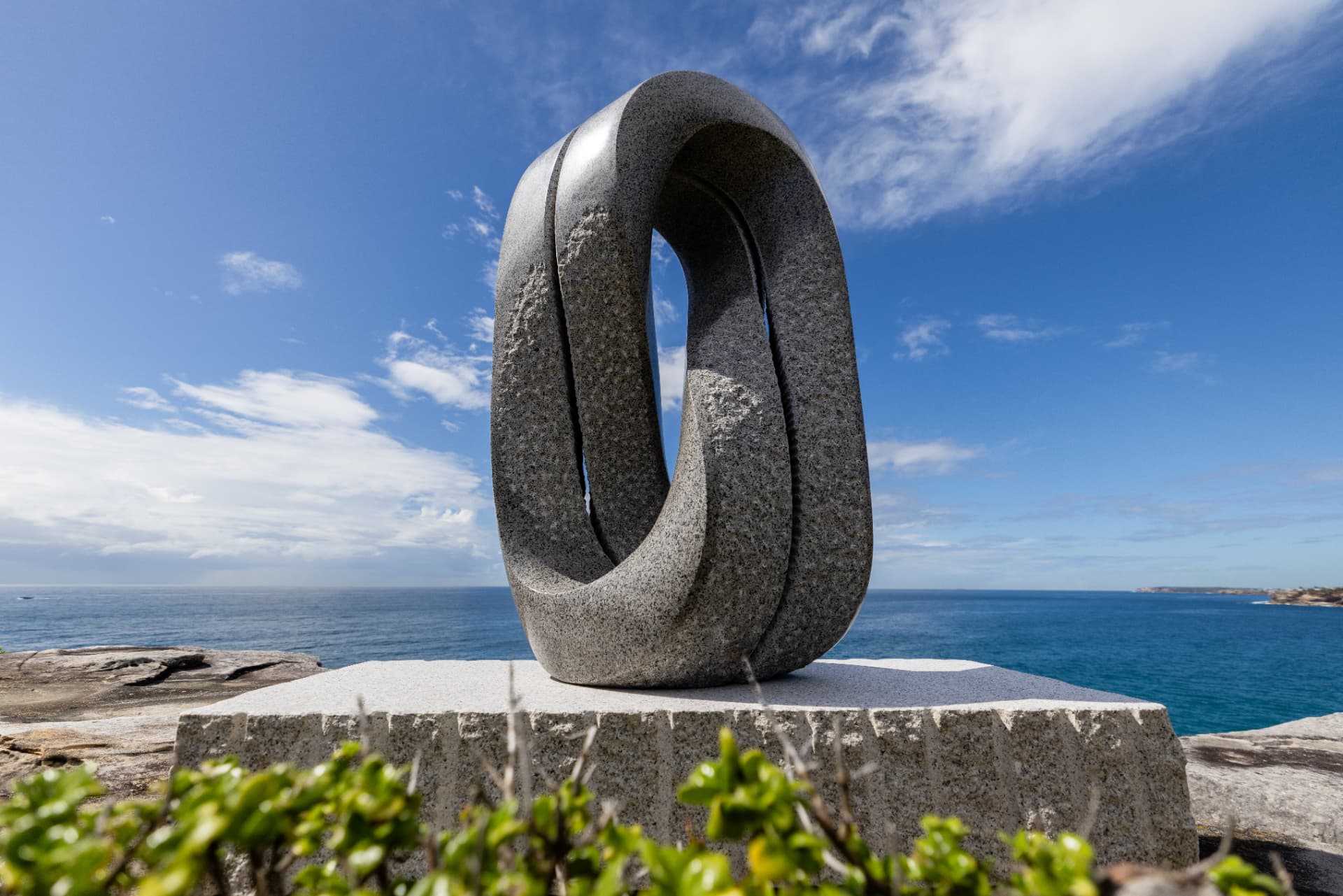 Oushi Zokei - Enmusubi II by Keizo Ushio — photo 1 of 4
